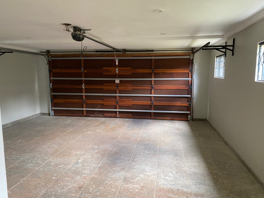 6 Bedroom Property for Sale in Hilton Gardens KwaZulu-Natal