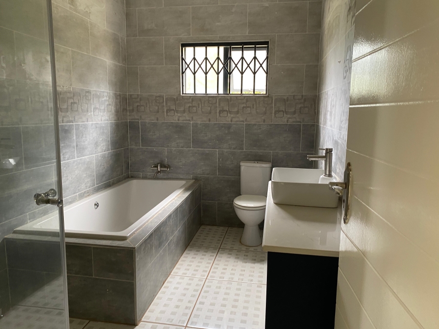 6 Bedroom Property for Sale in Hilton Gardens KwaZulu-Natal