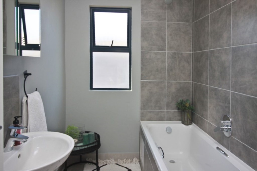 2 Bedroom Property for Sale in Shakaskraal KwaZulu-Natal