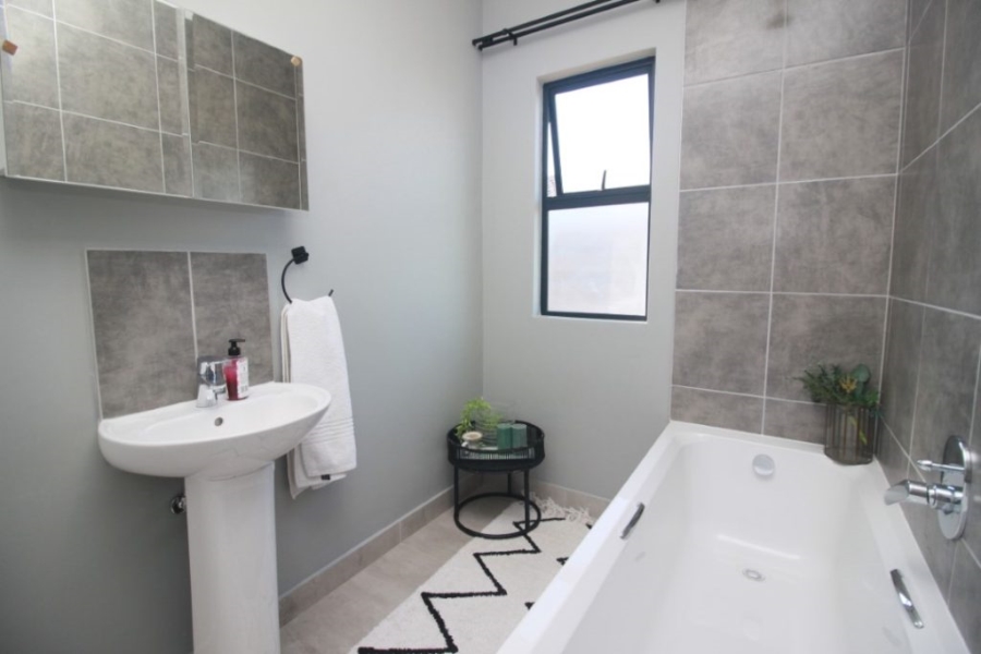 2 Bedroom Property for Sale in Shakaskraal KwaZulu-Natal