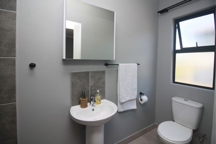 2 Bedroom Property for Sale in Shakaskraal KwaZulu-Natal