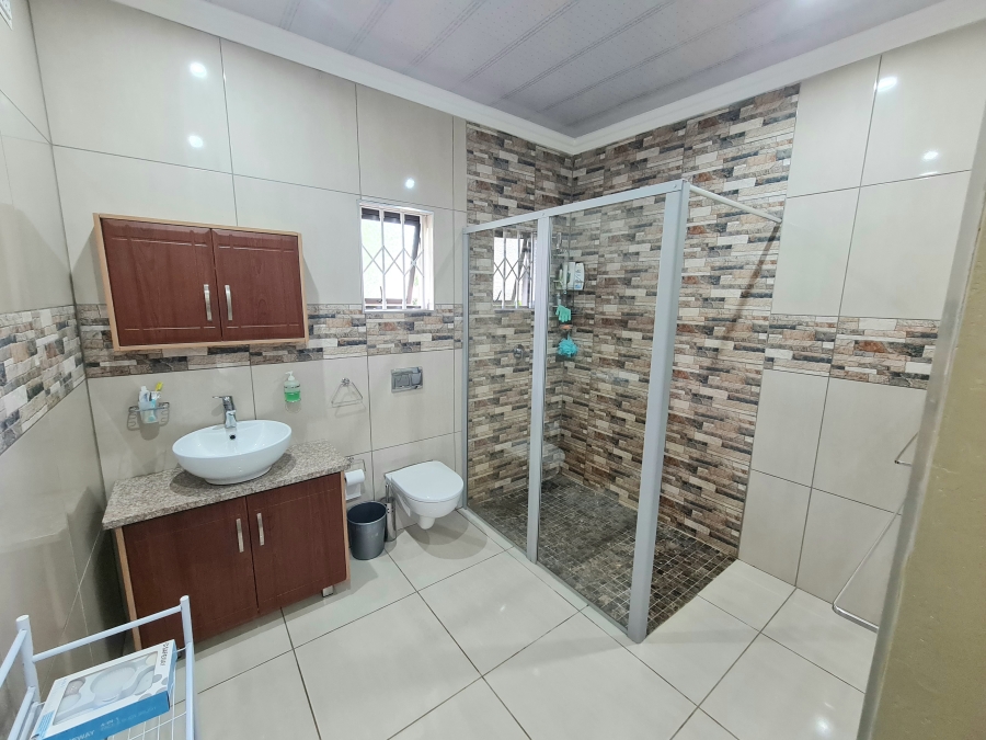 5 Bedroom Property for Sale in Boughton KwaZulu-Natal