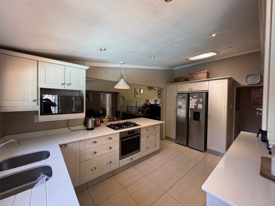 5 Bedroom Property for Sale in Hayfields KwaZulu-Natal