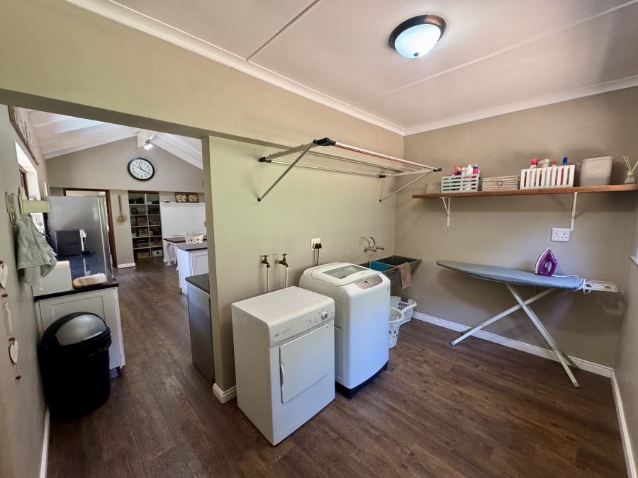 5 Bedroom Property for Sale in Clarendon KwaZulu-Natal