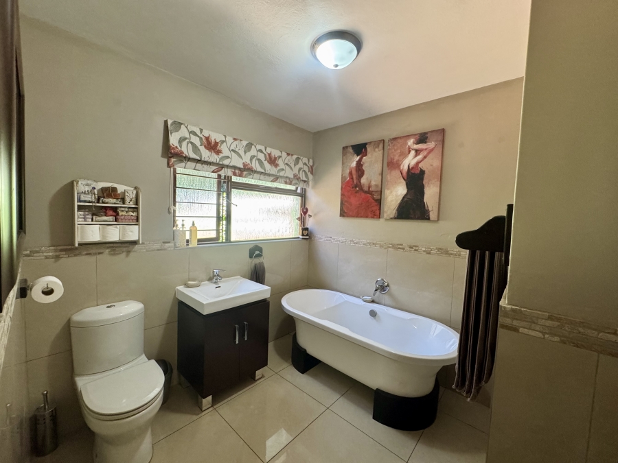 5 Bedroom Property for Sale in Clarendon KwaZulu-Natal