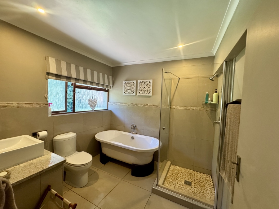 5 Bedroom Property for Sale in Clarendon KwaZulu-Natal