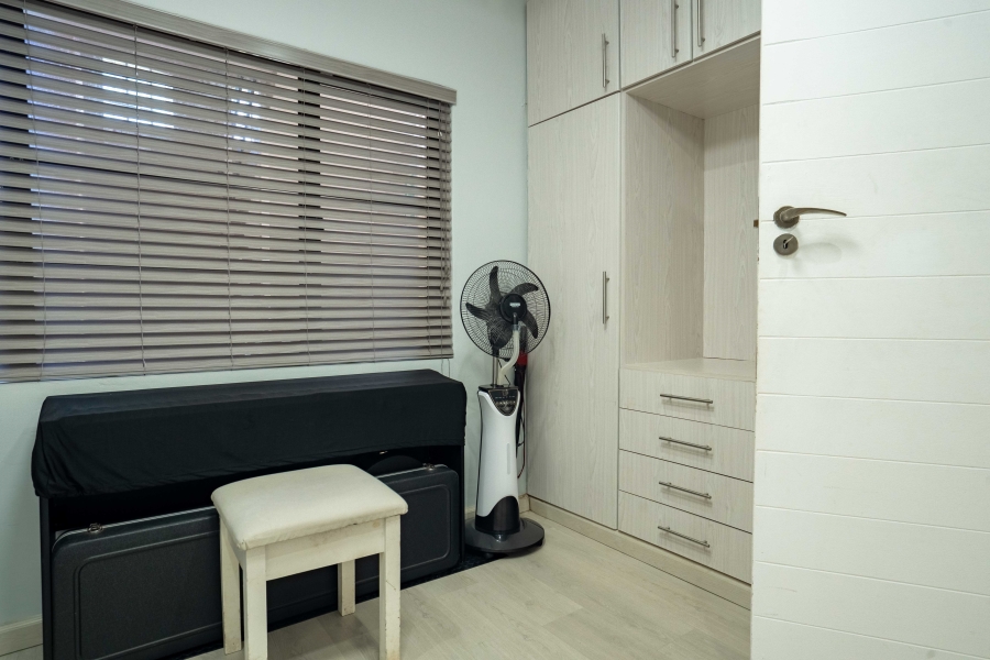 2 Bedroom Property for Sale in Amanzimtoti KwaZulu-Natal