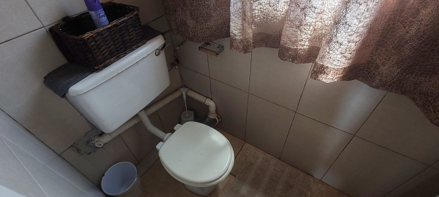 5 Bedroom Property for Sale in Uvongo Beach KwaZulu-Natal