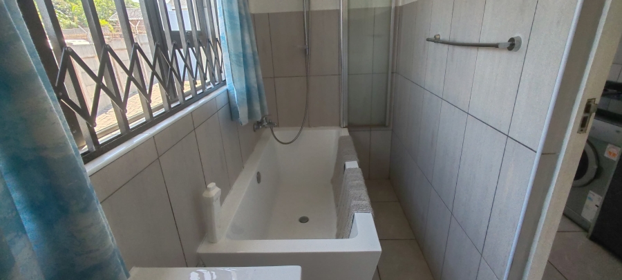 5 Bedroom Property for Sale in Uvongo Beach KwaZulu-Natal