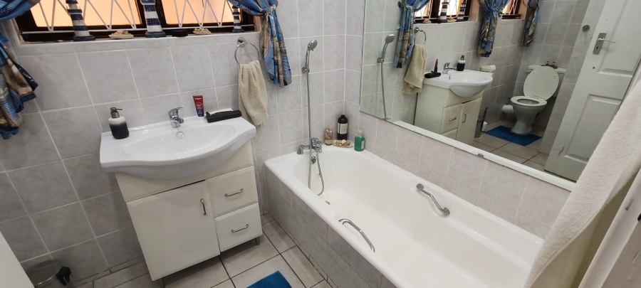 3 Bedroom Property for Sale in Shelly Beach KwaZulu-Natal