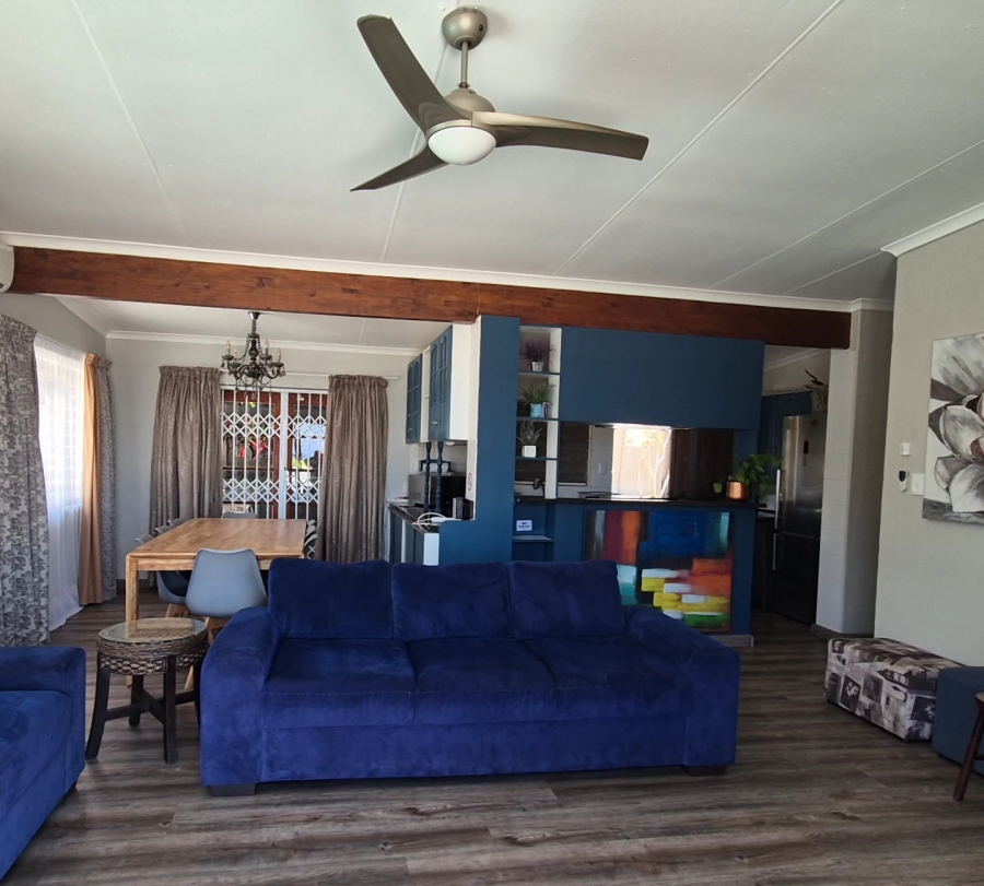 5 Bedroom Property for Sale in Manaba Beach KwaZulu-Natal