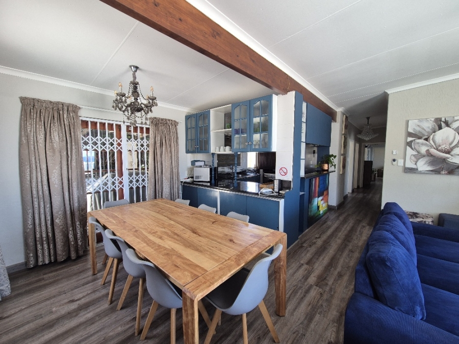 5 Bedroom Property for Sale in Manaba Beach KwaZulu-Natal