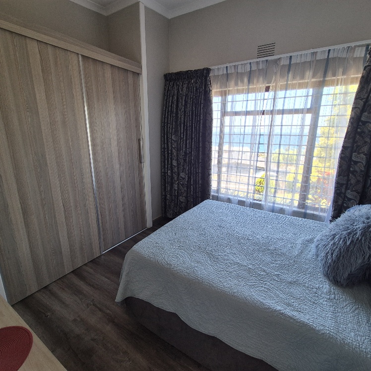 5 Bedroom Property for Sale in Manaba Beach KwaZulu-Natal