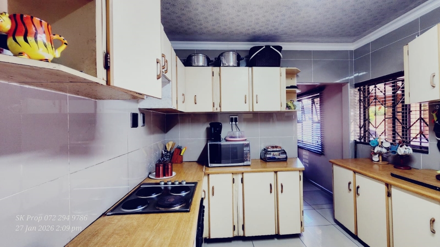 6 Bedroom Property for Sale in Mountain Rise KwaZulu-Natal