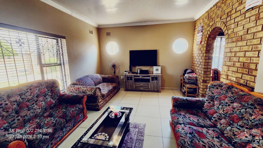 6 Bedroom Property for Sale in Mountain Rise KwaZulu-Natal