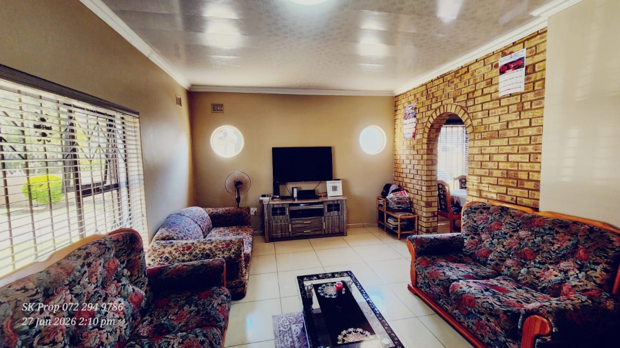 6 Bedroom Property for Sale in Mountain Rise KwaZulu-Natal