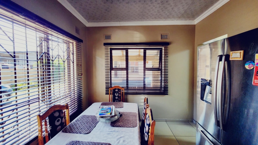 6 Bedroom Property for Sale in Mountain Rise KwaZulu-Natal