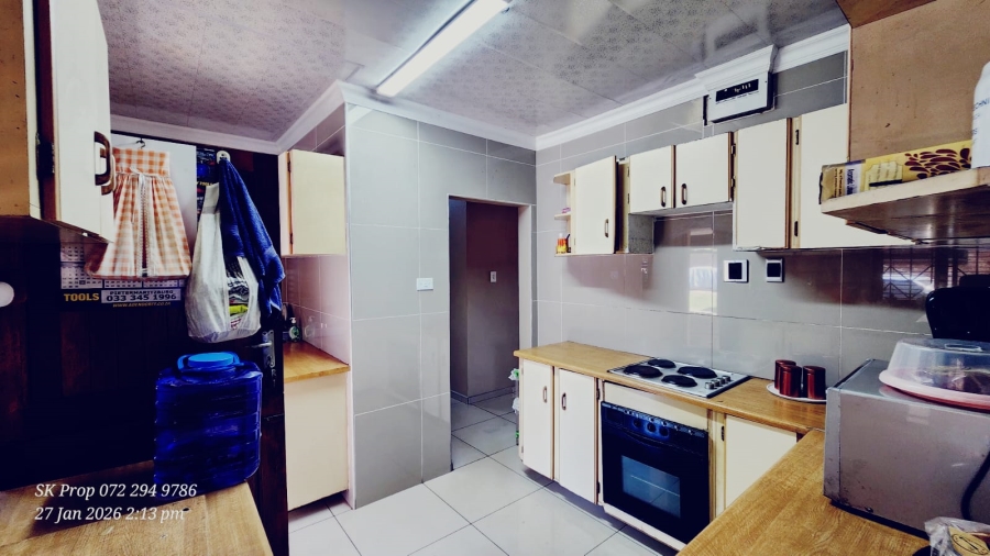 6 Bedroom Property for Sale in Mountain Rise KwaZulu-Natal