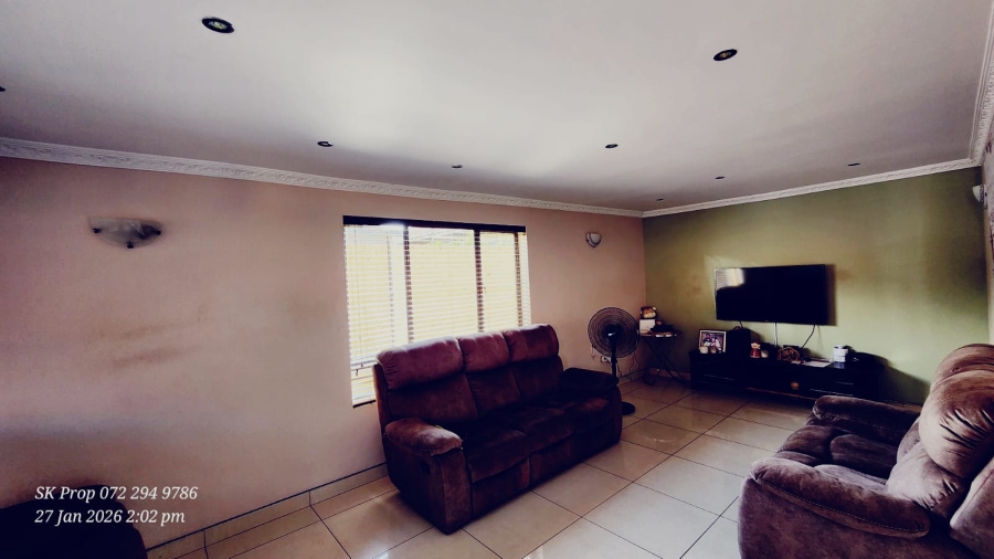 6 Bedroom Property for Sale in Mountain Rise KwaZulu-Natal