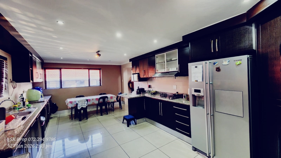 6 Bedroom Property for Sale in Mountain Rise KwaZulu-Natal