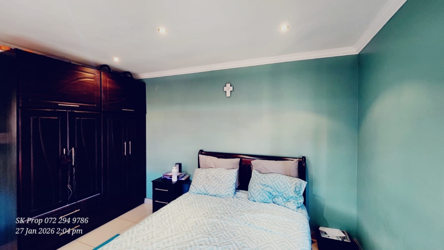 6 Bedroom Property for Sale in Mountain Rise KwaZulu-Natal