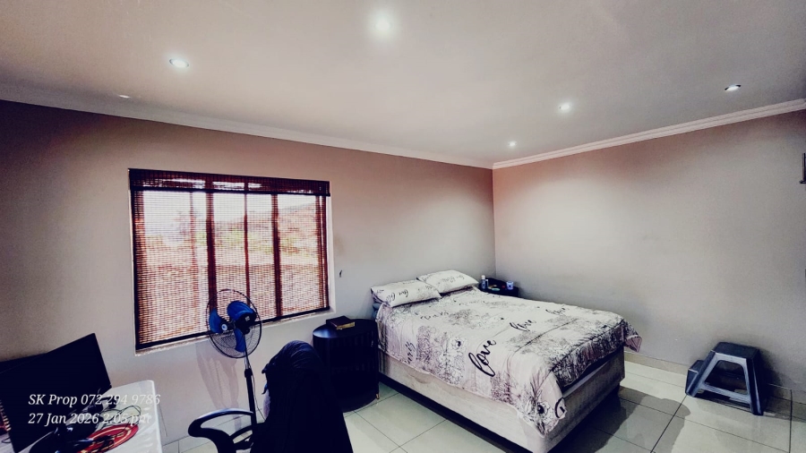 6 Bedroom Property for Sale in Mountain Rise KwaZulu-Natal