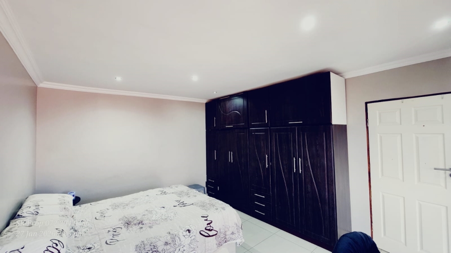 6 Bedroom Property for Sale in Mountain Rise KwaZulu-Natal