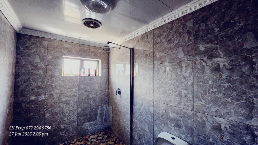 6 Bedroom Property for Sale in Mountain Rise KwaZulu-Natal