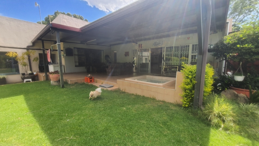 3 Bedroom Property for Sale in Schuinshoogte KwaZulu-Natal