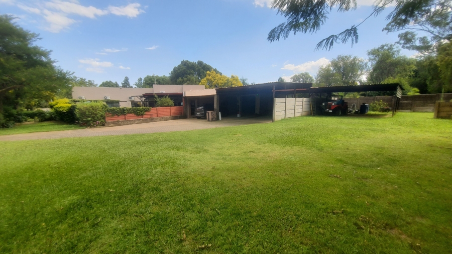 3 Bedroom Property for Sale in Schuinshoogte KwaZulu-Natal