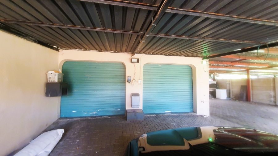 3 Bedroom Property for Sale in Schuinshoogte KwaZulu-Natal