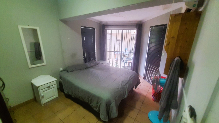 3 Bedroom Property for Sale in Schuinshoogte KwaZulu-Natal