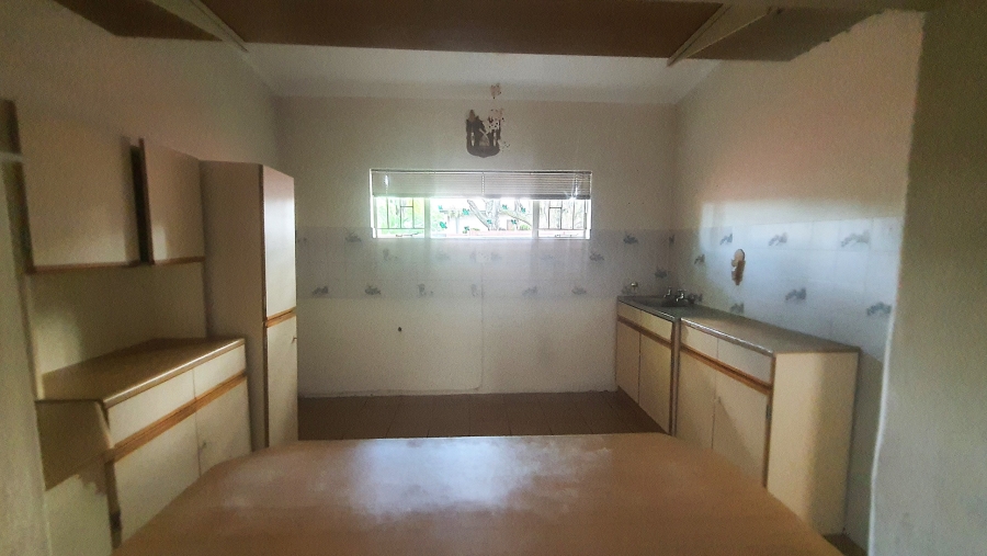 3 Bedroom Property for Sale in Schuinshoogte KwaZulu-Natal