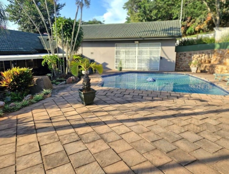 5 Bedroom Property for Sale in Amanzimtoti KwaZulu-Natal