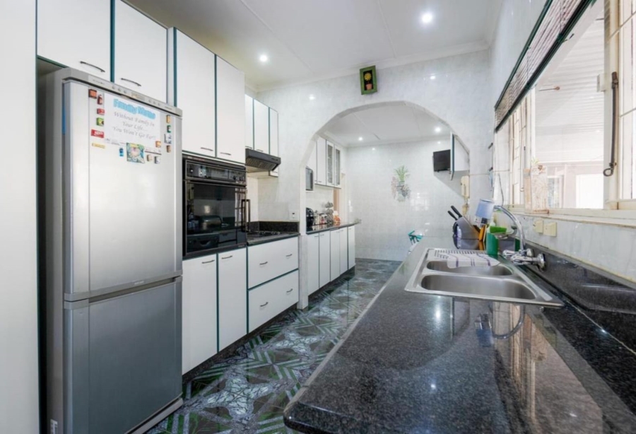 5 Bedroom Property for Sale in Amanzimtoti KwaZulu-Natal