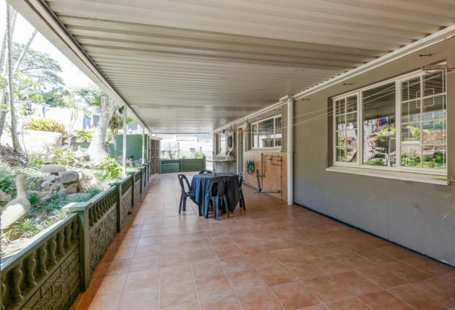 5 Bedroom Property for Sale in Amanzimtoti KwaZulu-Natal