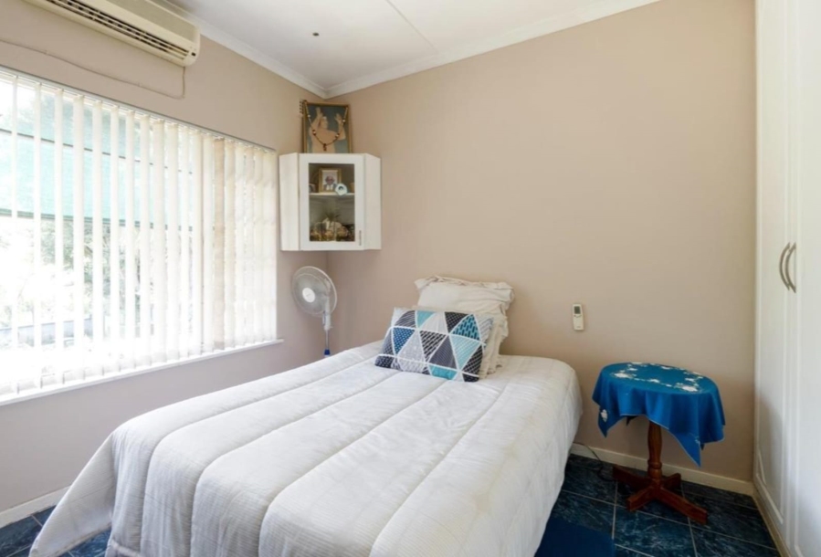 5 Bedroom Property for Sale in Amanzimtoti KwaZulu-Natal