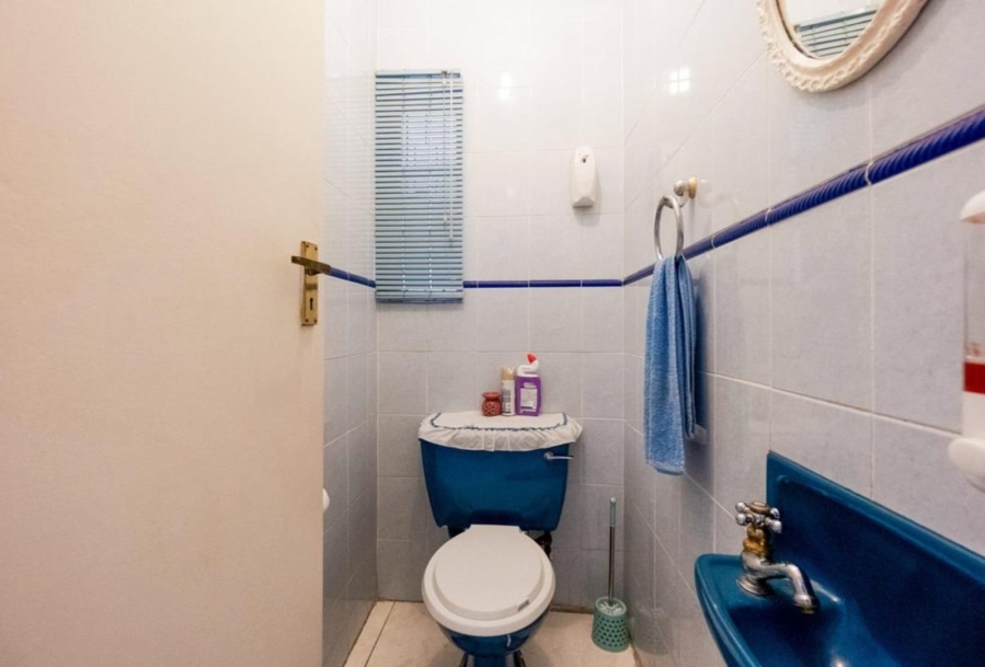 5 Bedroom Property for Sale in Amanzimtoti KwaZulu-Natal