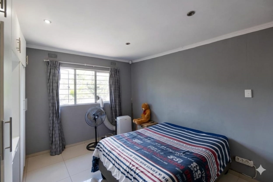 5 Bedroom Property for Sale in Amanzimtoti KwaZulu-Natal