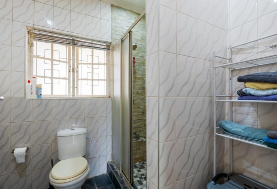 5 Bedroom Property for Sale in Amanzimtoti KwaZulu-Natal