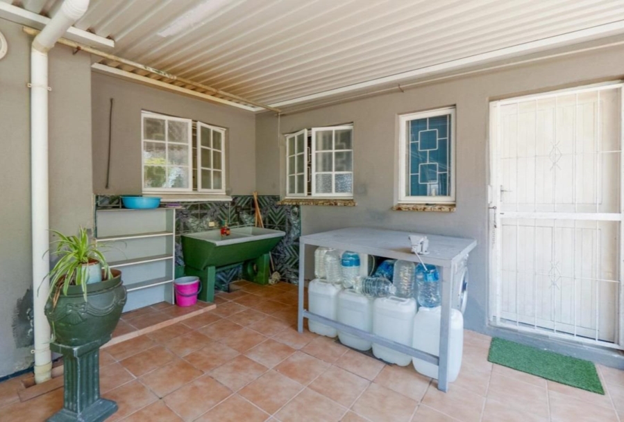 5 Bedroom Property for Sale in Amanzimtoti KwaZulu-Natal