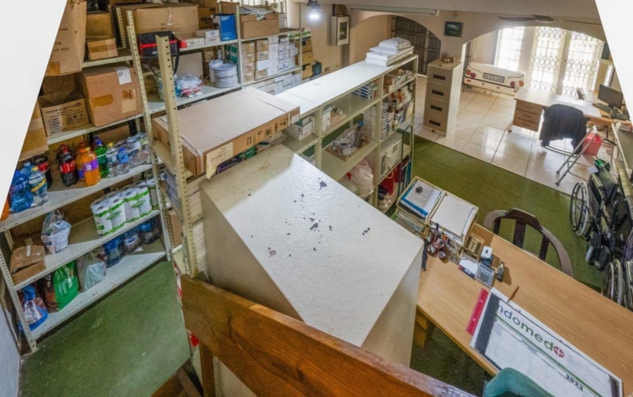 5 Bedroom Property for Sale in Amanzimtoti KwaZulu-Natal