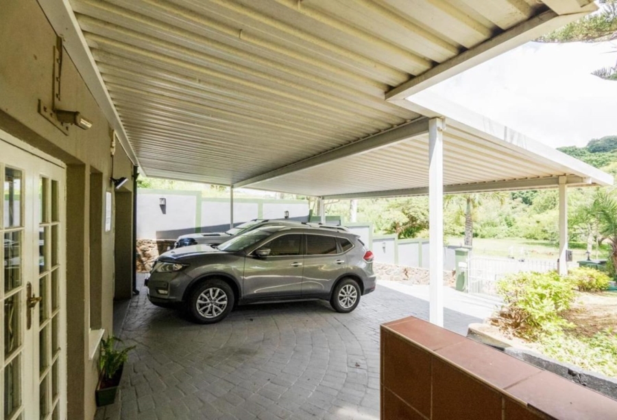 5 Bedroom Property for Sale in Amanzimtoti KwaZulu-Natal