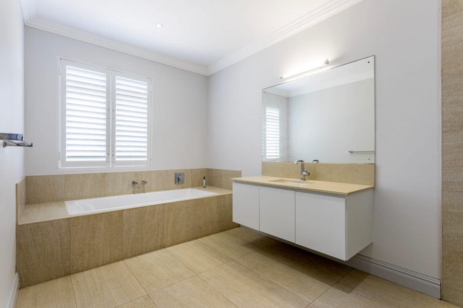 6 Bedroom Property for Sale in Ballitoville KwaZulu-Natal