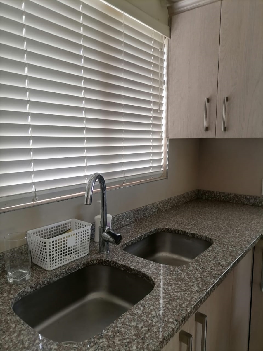 To Let 2 Bedroom Property for Rent in Dawncliffe KwaZulu-Natal