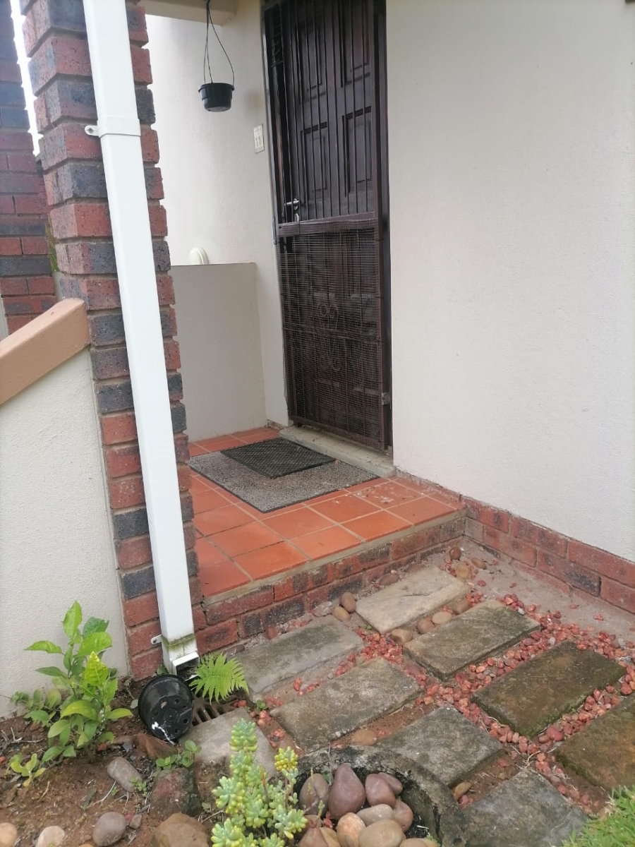 To Let 2 Bedroom Property for Rent in Dawncliffe KwaZulu-Natal