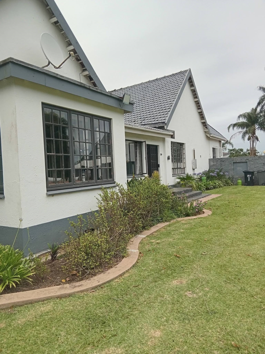 6 Bedroom Property for Sale in Lower Illovo KwaZulu-Natal