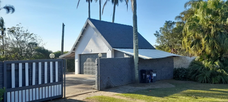 6 Bedroom Property for Sale in Lower Illovo KwaZulu-Natal