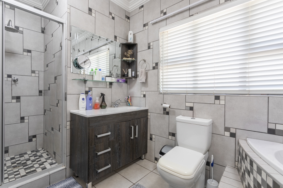 3 Bedroom Property for Sale in Deepdale KwaZulu-Natal