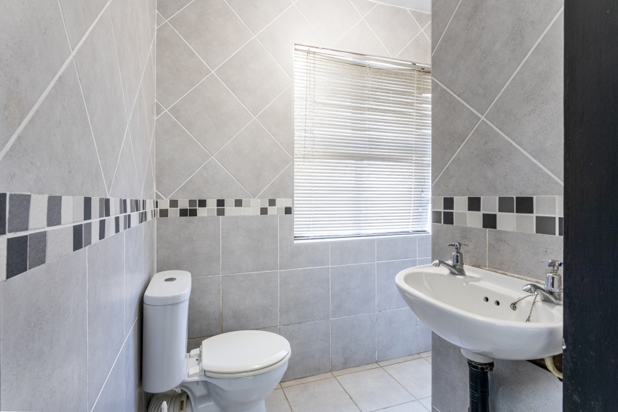 3 Bedroom Property for Sale in Deepdale KwaZulu-Natal